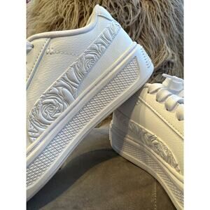 MSRP $110 ✨ PUMA GV Special Bloom Chunky White Tennis Sneakers – Size 8.5 ✨